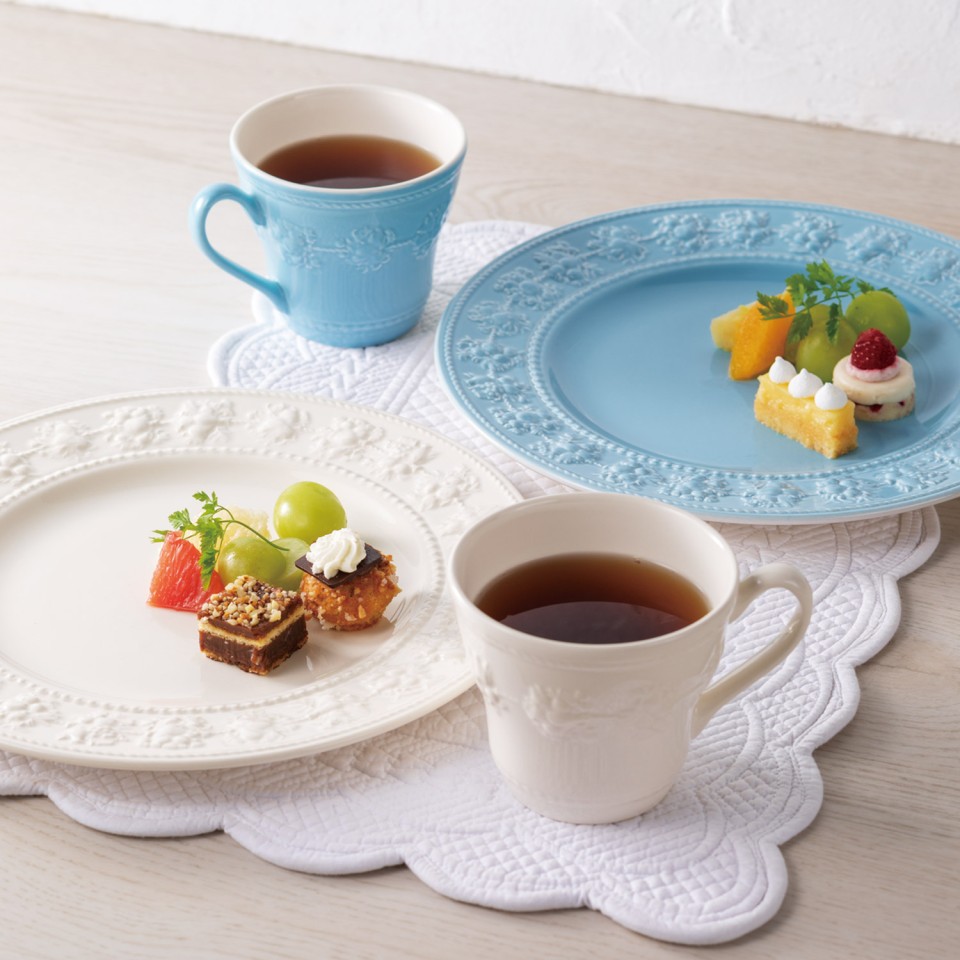 フェスティビティ アイボリー・ブルー ペアプレート27cm | 【TSUNAGU